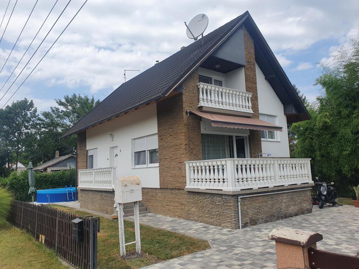 Wolf Vendeghaz Villa Balatonkeresztúr Exteriör bild